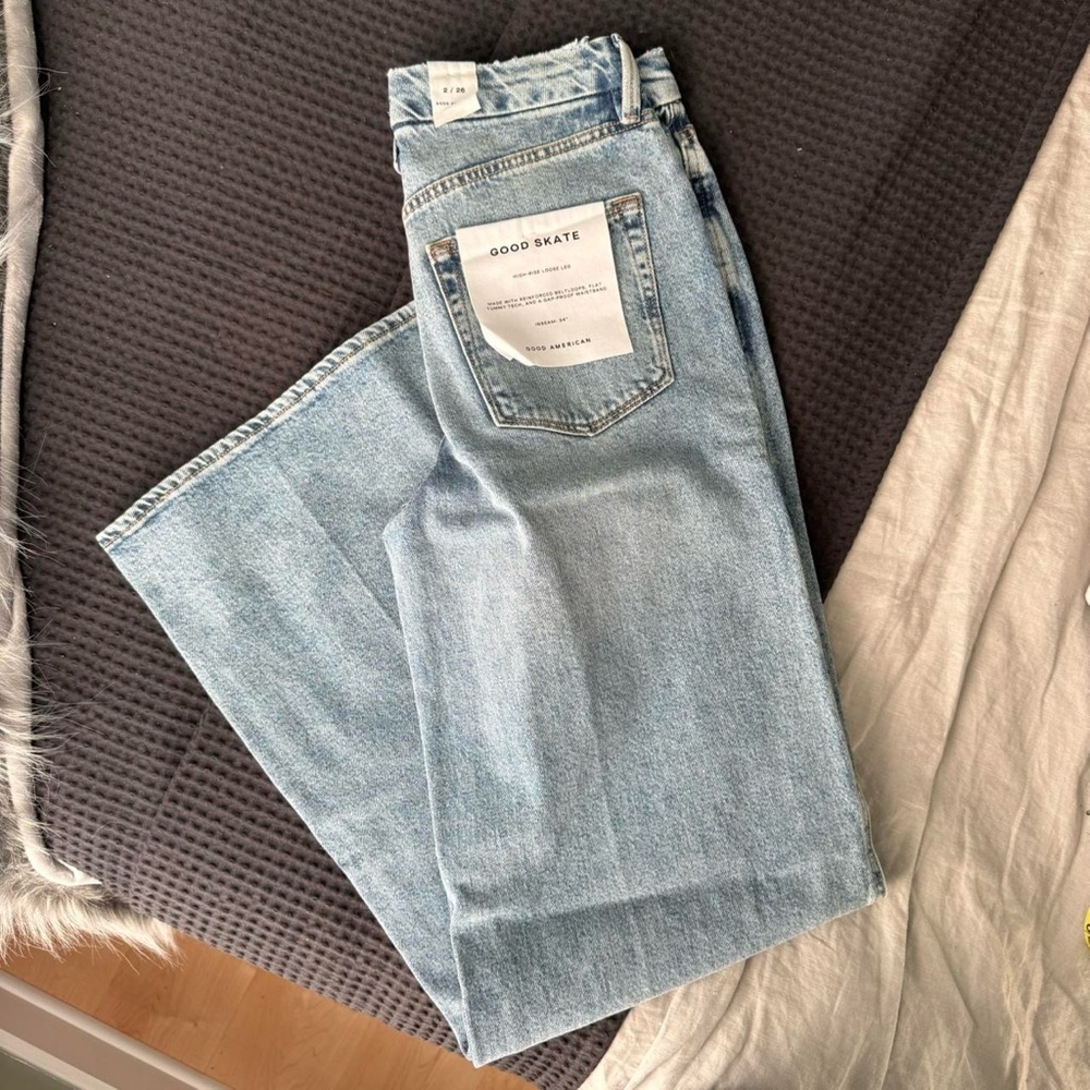 Good American Skate Jeans - Picture 2 of 10